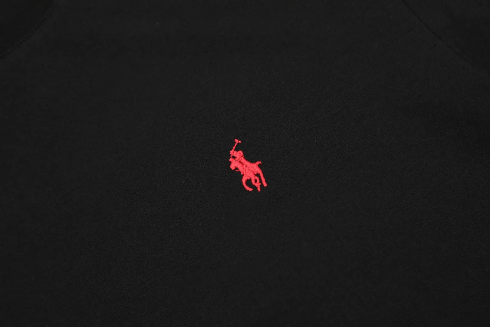 🅿️116 "Top quality" Style number: DS003# (not off the shelves all year round) [Ralph Lauren classic pony embroidered round neck basic short sleeves] ✅Ralph Lauren Ralph Lauren classic basic versatile round neck short sleeves ✅Main supplier platform live broadcast Wholesale entities Replenish when out of stock Not off the shelves ✅ZP quality 1:1 version Scan the code to enter the GF website Z cabinet quality ✅26 pieces of 180g hydrophilic toner 100% cotton fabric, comfortable and soft, strong breathability, high-end, cost-effective, good quality needless to say ✅Restore the original version, the maximum size can be worn up to 210 pounds, loose, comfortable and stress-free ✅Work wear, life wear, suitable for various occasions, must-have recommendation for couples Size: Powder white dark gray blue label light gray white label